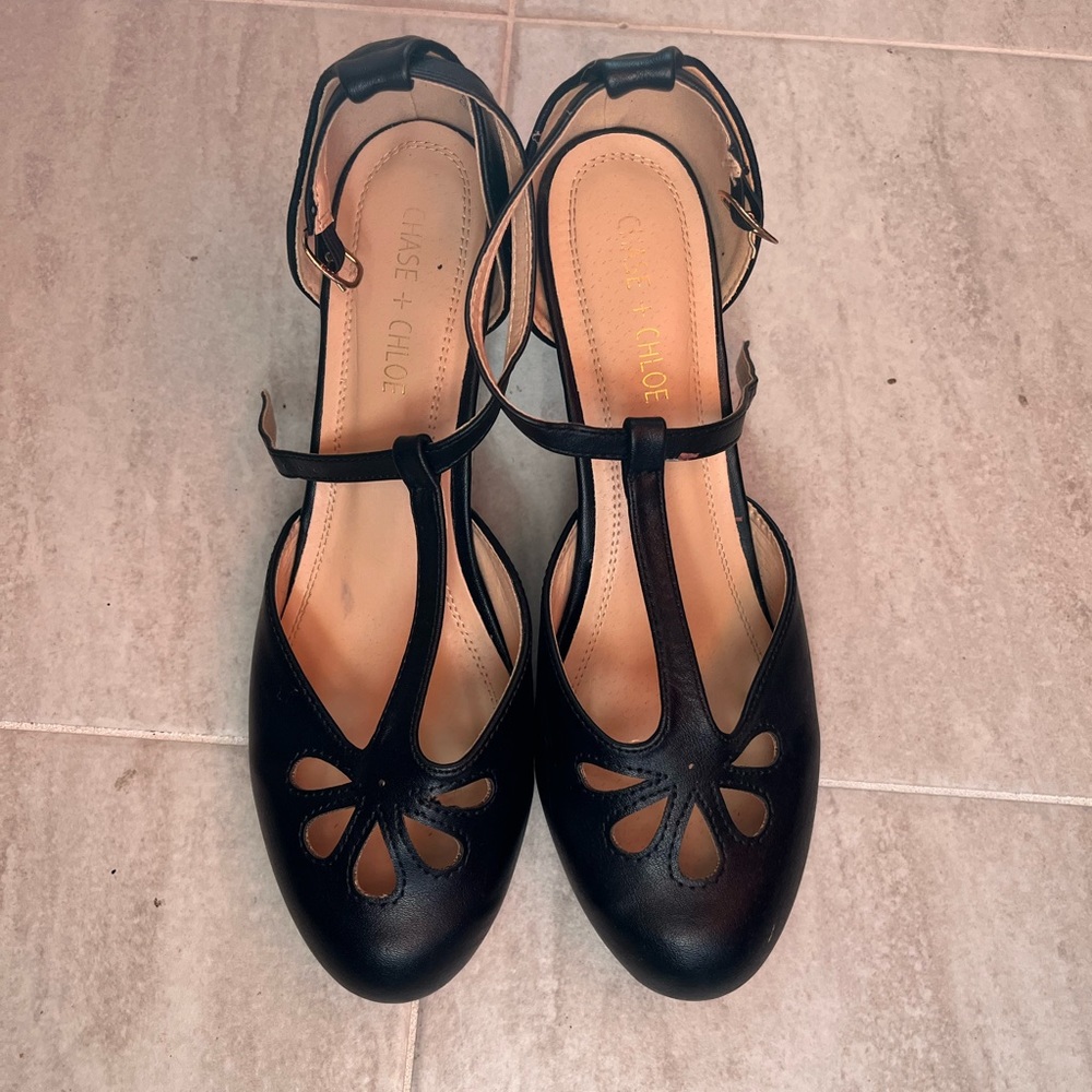EUC Chase + Chloe heels
